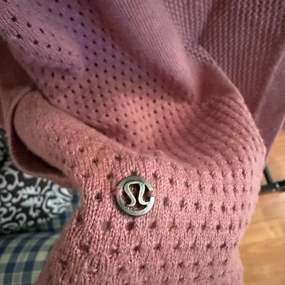 Lululemon Still Movement Wrap
Heathered Quicksand - Picture 10 of 11